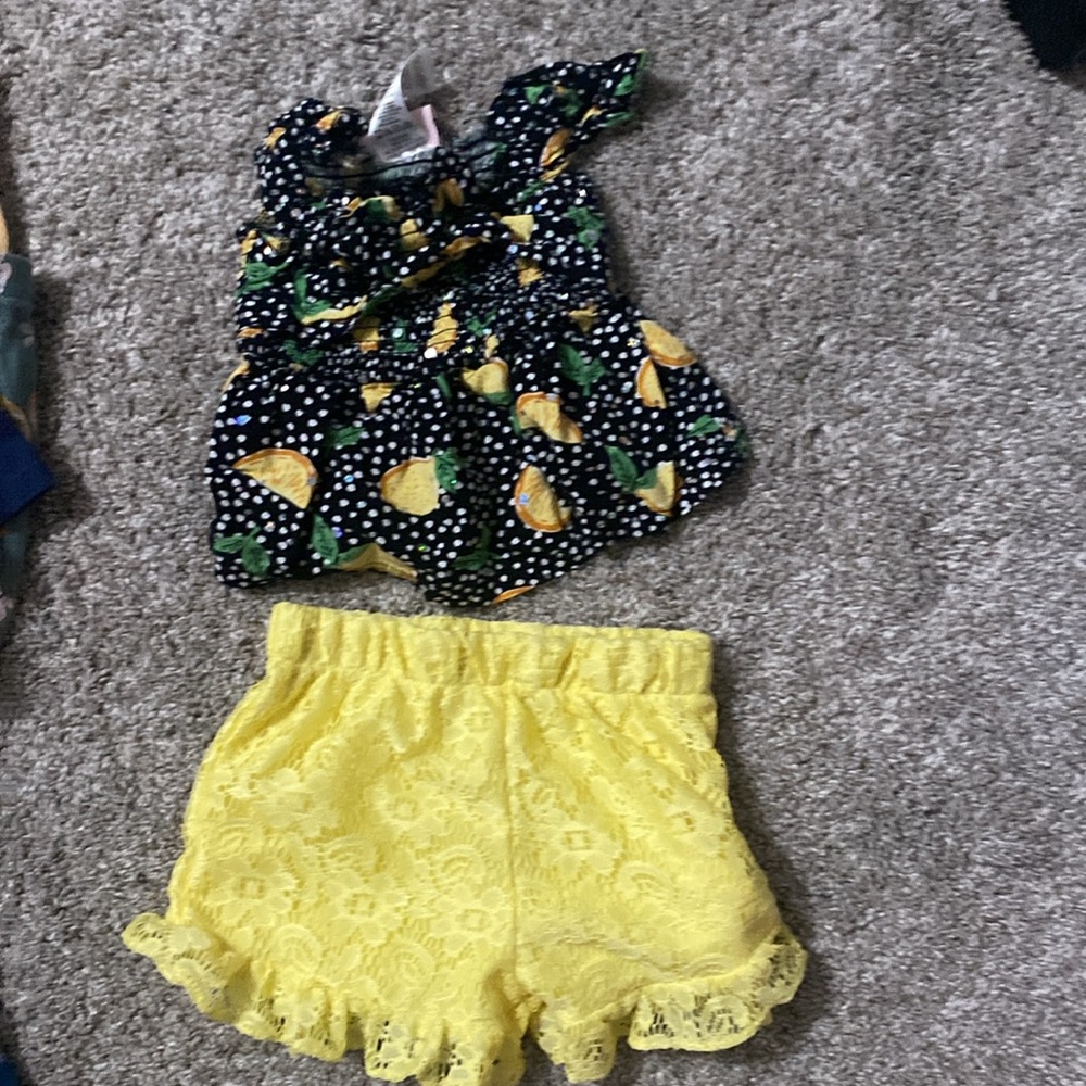 Accepting offers- 12 month Bundle- 10 pieces - Picture 7 of 11